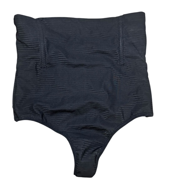 Medium 4 Piece Shapewear Lot Black Pink and Nude - Picture 7 of 10